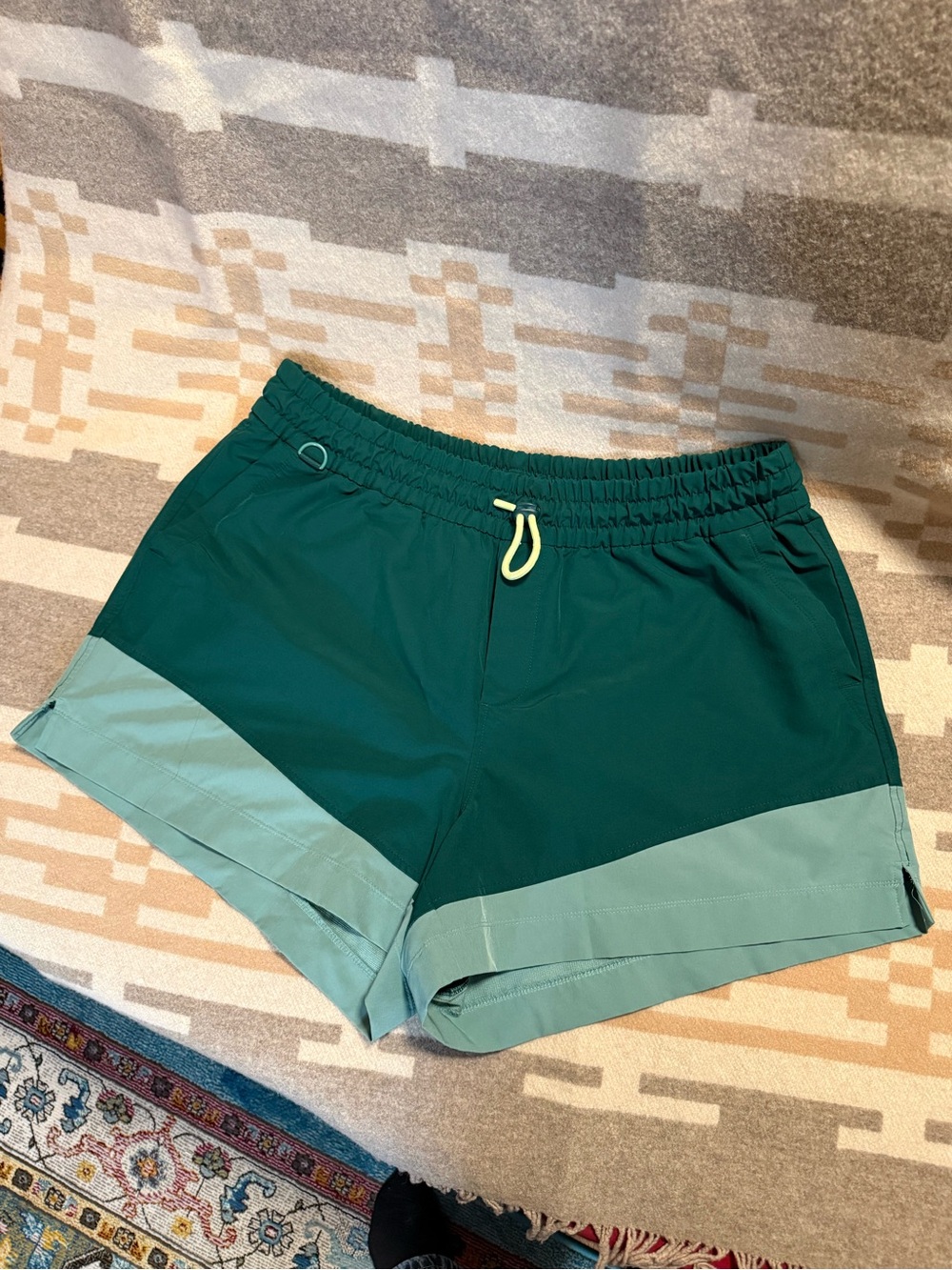 Old Navy Two-Tone Teal Athletic Shorts with Contrast Hem